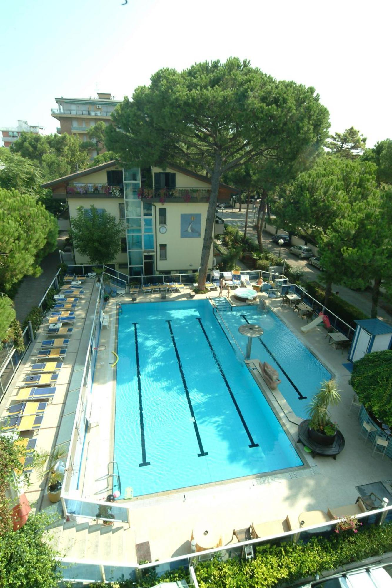 Hotel Flora ミラノ・マリッティマ エクステリア 写真
