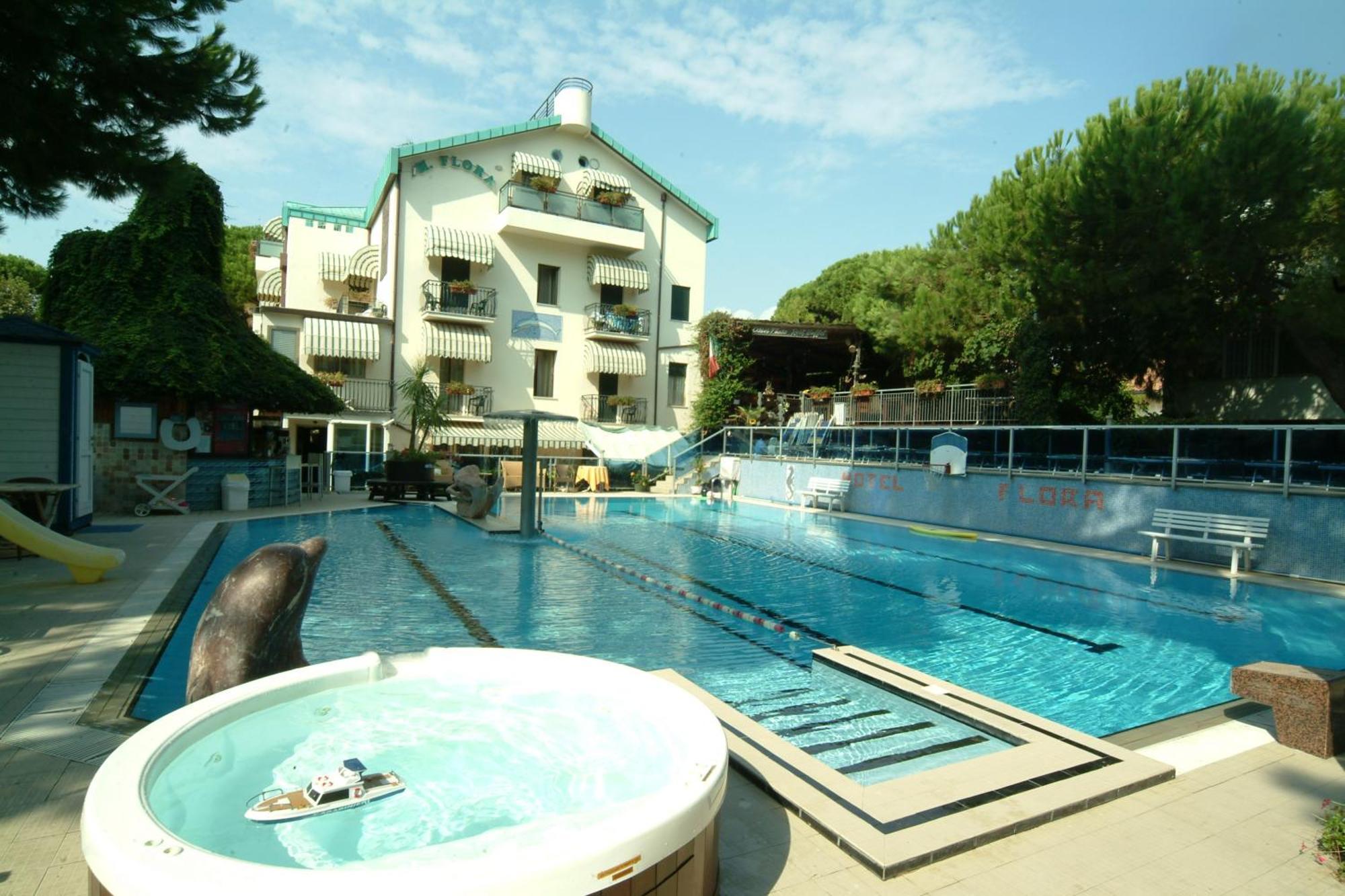 Hotel Flora ミラノ・マリッティマ エクステリア 写真